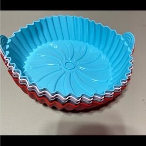Silicone Air Fryer Reusable Liners-Set of 4 NEW IN PACKAGING. .